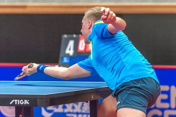 Mattias Karlsson (SWE) vs Florent Lambiet (BEL) en la mesa diez — Foto de Stock