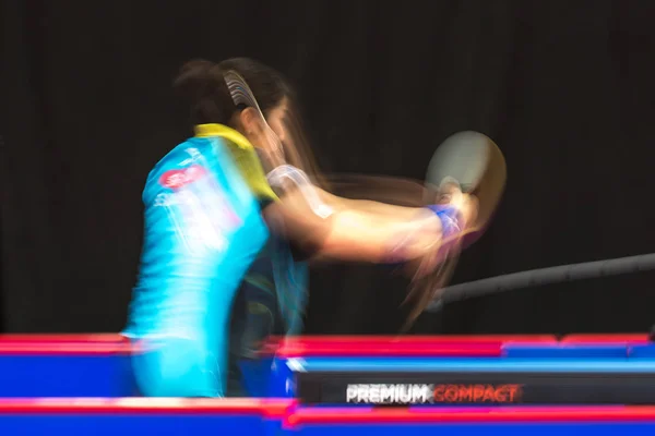 Sakura Mori (JPN) vs Jihee Jeon (KOR) nel torneo di ping pong — Foto Stock