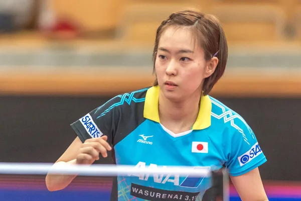 Kasumi Ishikawa (JPN) vs Qian Li (POL) en el torneo de tenis de mesa — Foto de Stock