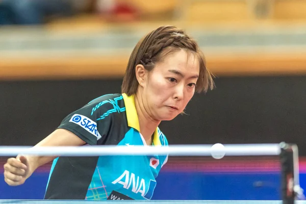 Kasumi Ishikawa (JPN) vs Qian Li (POL) en el torneo de tenis de mesa — Foto de Stock