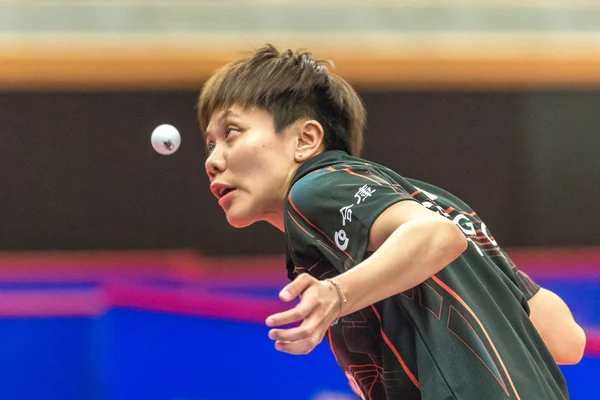I Ching Cheng (TPE) vs Hyowon Suh (KOR) no tour de tênis de mesa — Fotografia de Stock