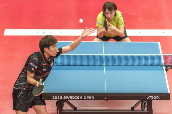 I Tjing Cheng (Tpe) vs Hyowon Suh (Kor) in de tabel tennis tour — Stockfoto