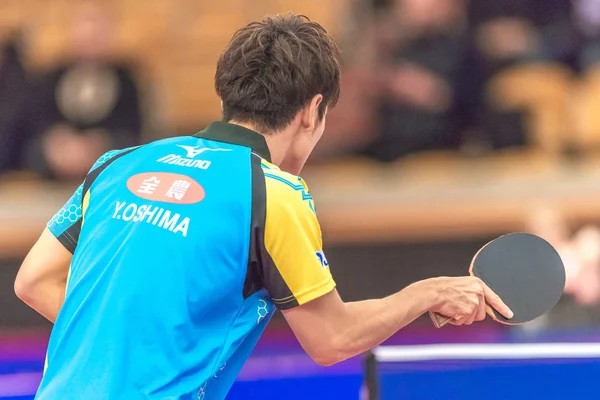 Yuya Oshima (JPN) vs Kenta Matsudaira (JPN) en el ping-pong — Foto de Stock