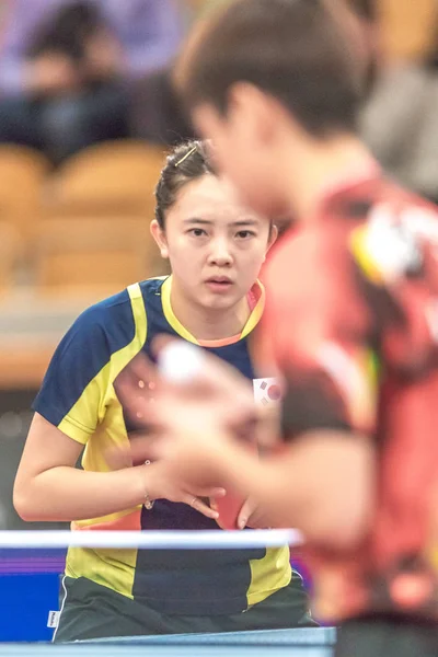 De dubbele finale van de vrouw tussen Korea en Taiwan in de Tafeltennis — Stockfoto