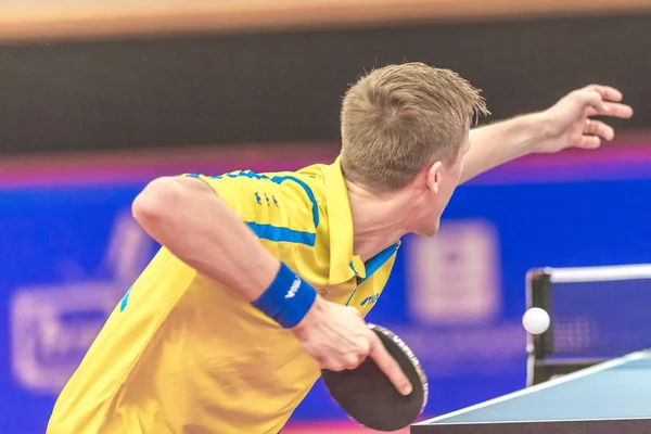 Dimitrij Ovtcharov (GER) vs Mattias Karlsson (SWE) na tabela — Fotografia de Stock