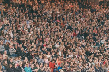 Seyirci İsveç International Horse Show içinde çoğunlukla kadın 