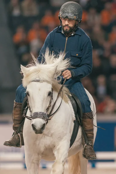 Musse Hasselvall rapports non protégés à la célébrité saut à la Suède — Photo