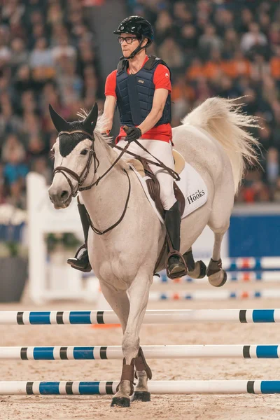 Anders ankan johansson beim Promi-Springen in Schweden — Stockfoto