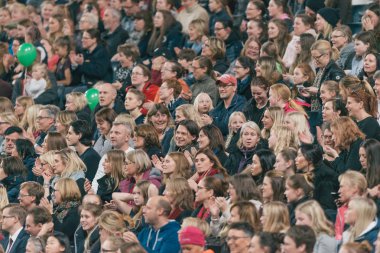Seyirci İsveç International Horse Show içinde çoğunlukla kadın 
