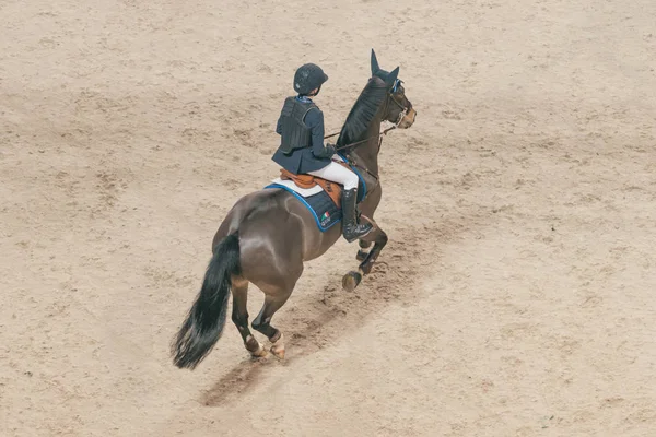 Kajsa Borje op de Prins Carl Philip prijs evenement in ponny jumpi — Stockfoto