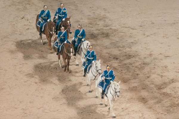 Koninklijke bewakers bij de prijs cermony met Prins Carl Philip in de — Stockfoto