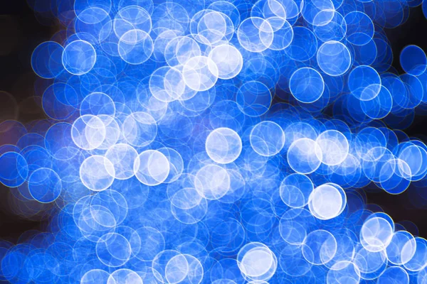 Lights defocused creating a great cold blue background and nice — Stock Photo, Image