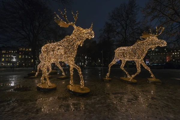 Grupo de alce de Natal feito de luzes led em Nybrokajen — Fotografia de Stock