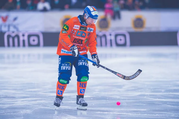 Warmup antes do jogo bandy entre Hammarby e Bollnas — Fotografia de Stock