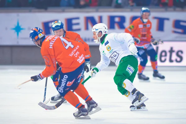 Bandymatchen mellan Hammarby och Bollnäs — Stockfoto