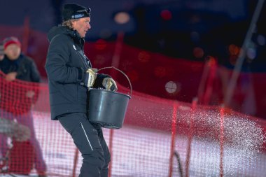 FIS Parall sıcak hava nedeniyle yamaç Tuzlama resmi