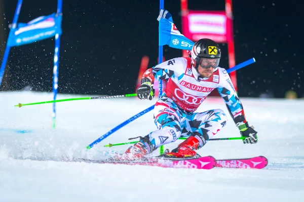 Марсель Hirscher (Aut) на заході міста слалом Fis паралельно в H — стокове фото