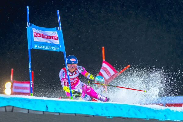 Mikaela Shiffrin (Usa) op de Fis Parallel slalom stad evenement in — Stockfoto