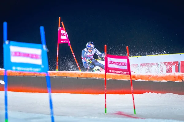 Alexis Pinturault (FRA) no evento de slalom paralelo da FIS em — Fotografia de Stock