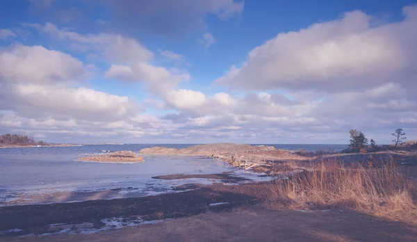 Late winter at coastline — Stock Photo, Image