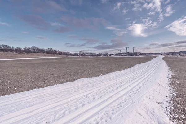 Nordiska skidspåren vid Gardet under en kall vinterdag — Stockfoto