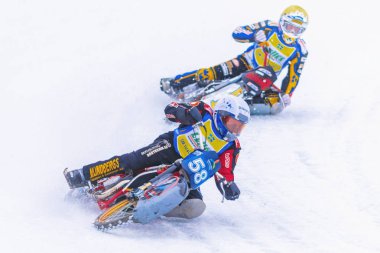 Iceracing yarışçılar Hz'de İsveç Ulusal Şampiyonası sırasında