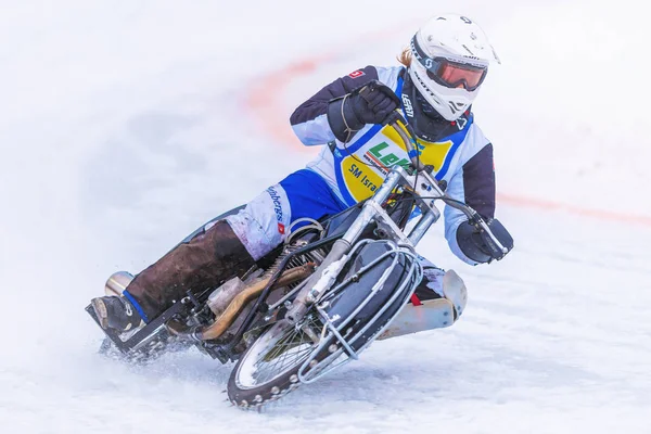 Hz에서 스웨덴 국가 선수권 대회 기간 동안 Iceracing 레이서 — 스톡 사진