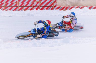 Iceracing yarışçılar Hz'de İsveç Ulusal Şampiyonası sırasında