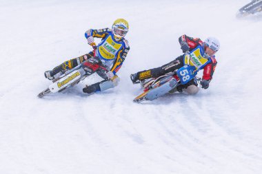 Iceracing yarışçılar Hz'de İsveç Ulusal Şampiyonası sırasında