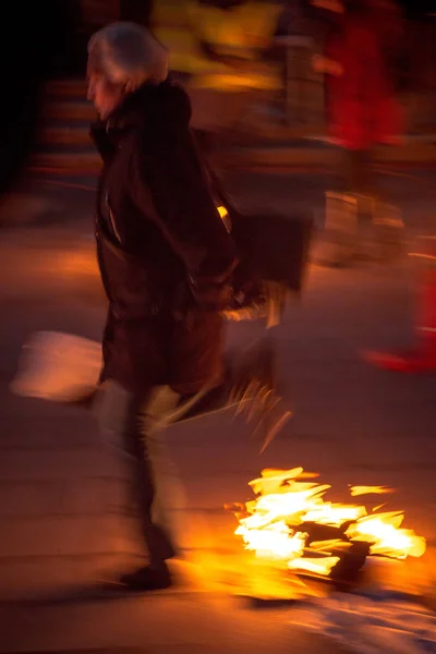 Chaharshanbeh Soori veya celebr için bir yangın Festivali kutlamaları — Stok fotoğraf
