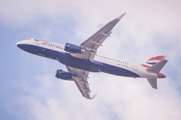 Flyglinje från British Airways avgår från Stockholm Arlanda ( — Stockfoto