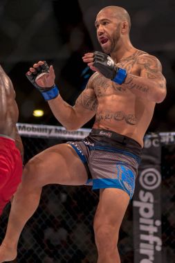 MMA Ünvan maçına arada Papy Abedi vs Dylan Andrews, Çift 