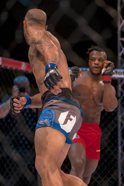 MMA Ünvan maçına arada Papy Abedi vs Dylan Andrews, Çift 
