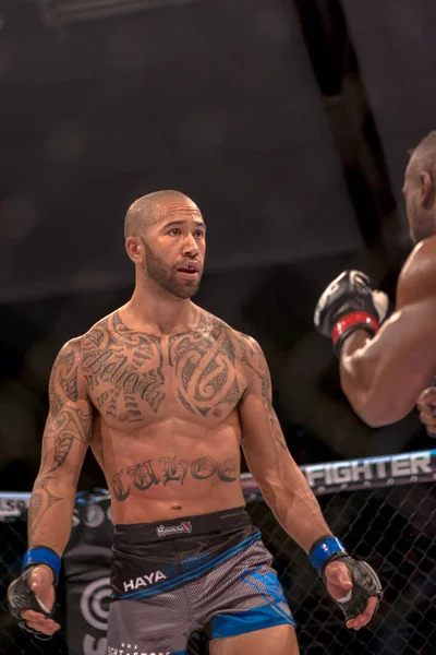 MMA Ünvan maçına arada Papy Abedi vs Dylan Andrews, Çift 