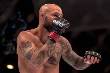 MMA Ünvan maçına arada Martin Akhtar vs Kevin Petshi, Superio