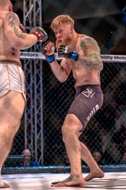 Arada Zebaztian Kadestam vs Juho Valamaa çift, MMA mücadele