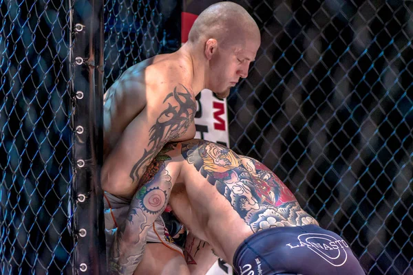 MMA kampen mellan Zebaztian Kadestam vs Juho Valamaa på Superior — Stockfoto