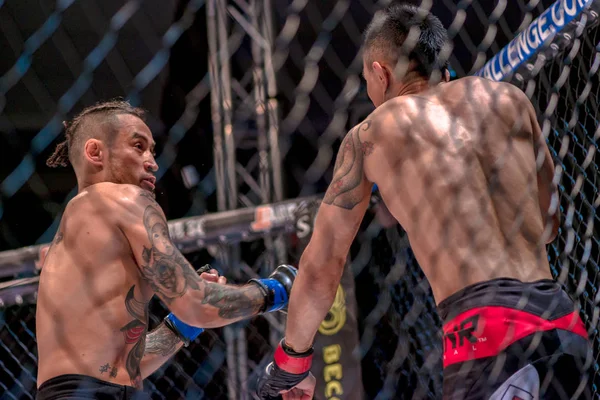MMA pelea entre Thomas Hytten vs Fernando Flores en Superior C —  Fotos de Stock