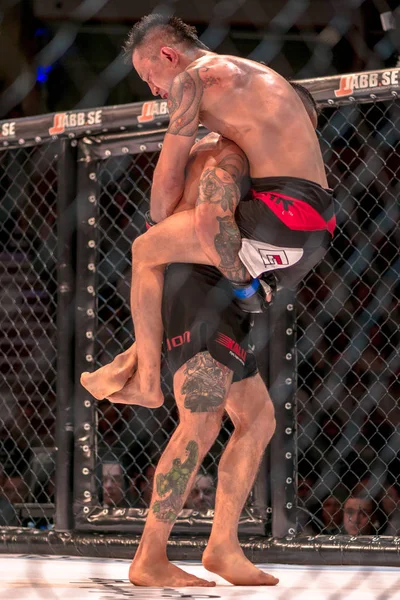 MMA luta entre Thomas Hytten vs Fernando Flores no Superior C — Fotografia de Stock