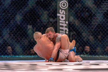 Arada Oliver Enkamp vs Frodi Hansen, çift Chal MMA mücadele