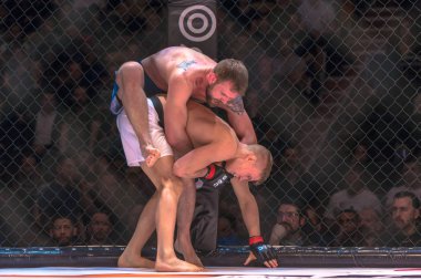 Arada Oliver Enkamp vs Frodi Hansen, çift Chal MMA mücadele