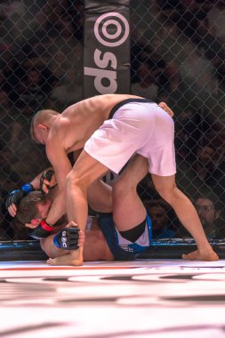 Arada Oliver Enkamp vs Frodi Hansen, çift Chal MMA mücadele