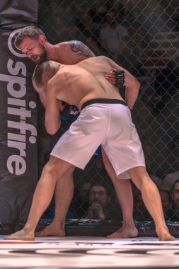 Arada Oliver Enkamp vs Frodi Hansen, çift Chal MMA mücadele