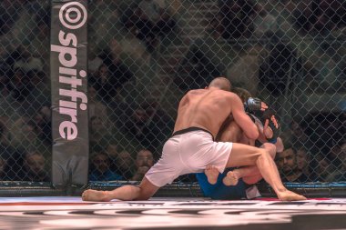 Arada Oliver Enkamp vs Frodi Hansen, çift Chal MMA mücadele