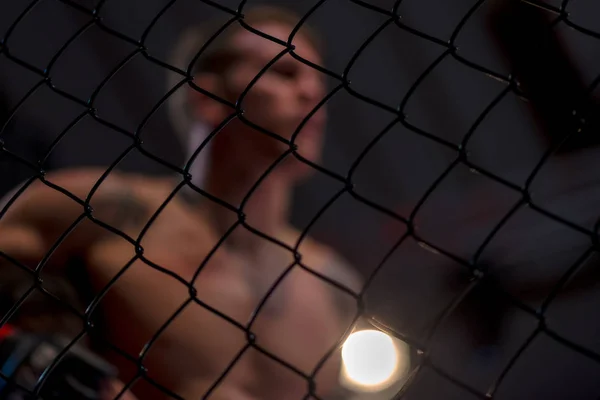 Defocused MMA fight between Zvonimir Kralj vs Marthin Hamlet at — Stock Photo, Image