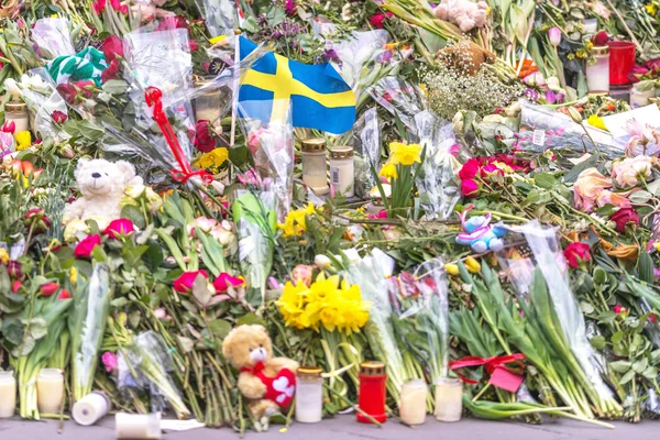 Flowerbed em Sergels torg após o ataque terrorista — Fotografia de Stock