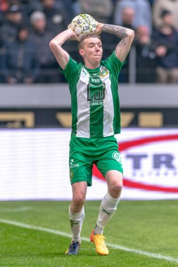 AIK arasında derby maçında Birkir Mar Saevarsson tarafından atmak