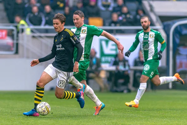 Simon Thern bij de derby wedstrijd tussen Aik en Hammarby If op th — Stockfoto