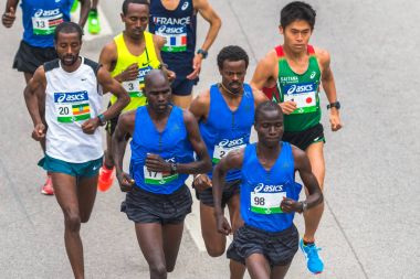 Stokholm Maratonu başladıktan sonra önde gelen grup