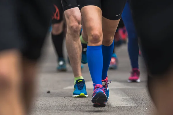 Closeup of legs and feet at the Stockholm Marathon — Stock Photo, Image